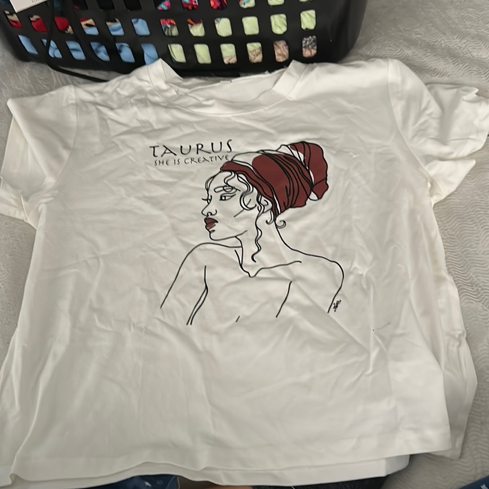Taurus crop top size small